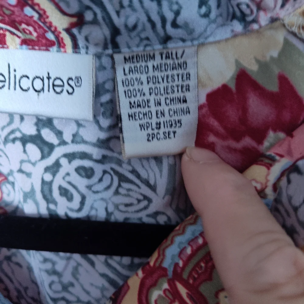 Delicates Tall Medium Pajamas Luxurious Silky Elegant Feel Modest Comfy EUC